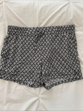 Old Navy 3” Black & White Geometric High-Waist Women’s Shorts